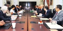 Gov. John deJongh Jr. meets with Hovensa and its associates along with Attorney General Vincent Fraser. Gov. John deJongh Jr. meets with Hovensa and its associates along with Attorney General Vincent Fraser.